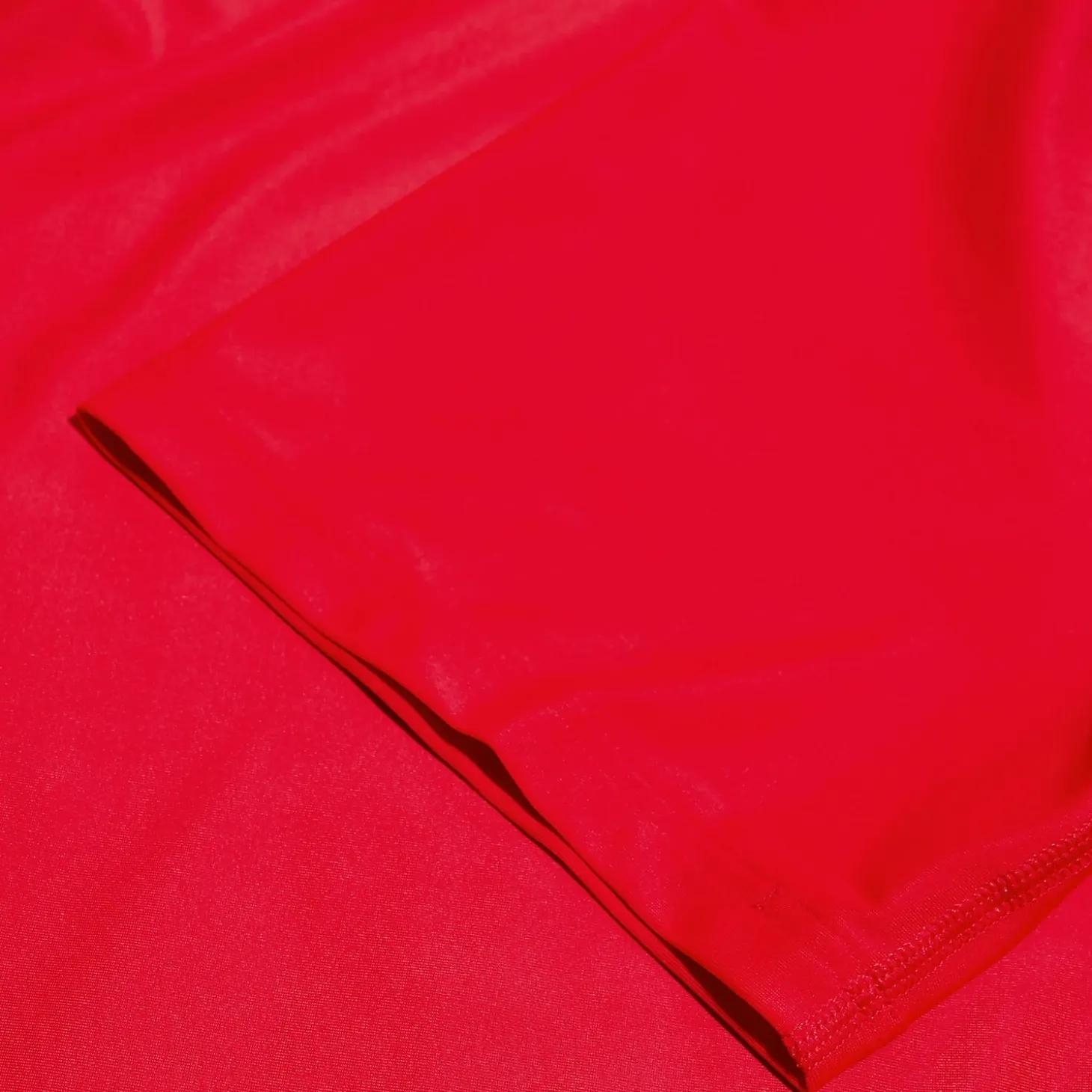 Men's Essential Short Sleeve Swim Top Red